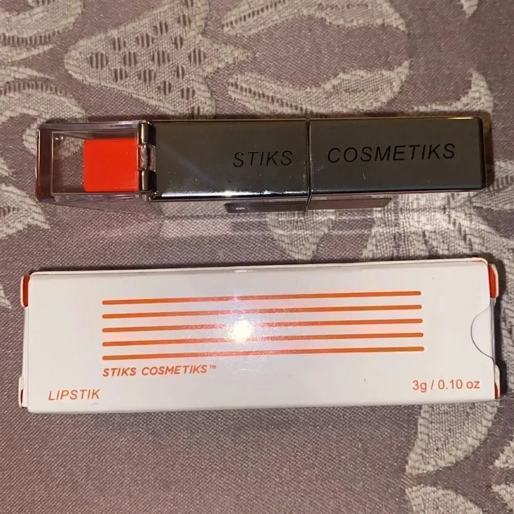 🌸 HP🌸 Stiks Cosmetics “Tangerine” Lipstick!